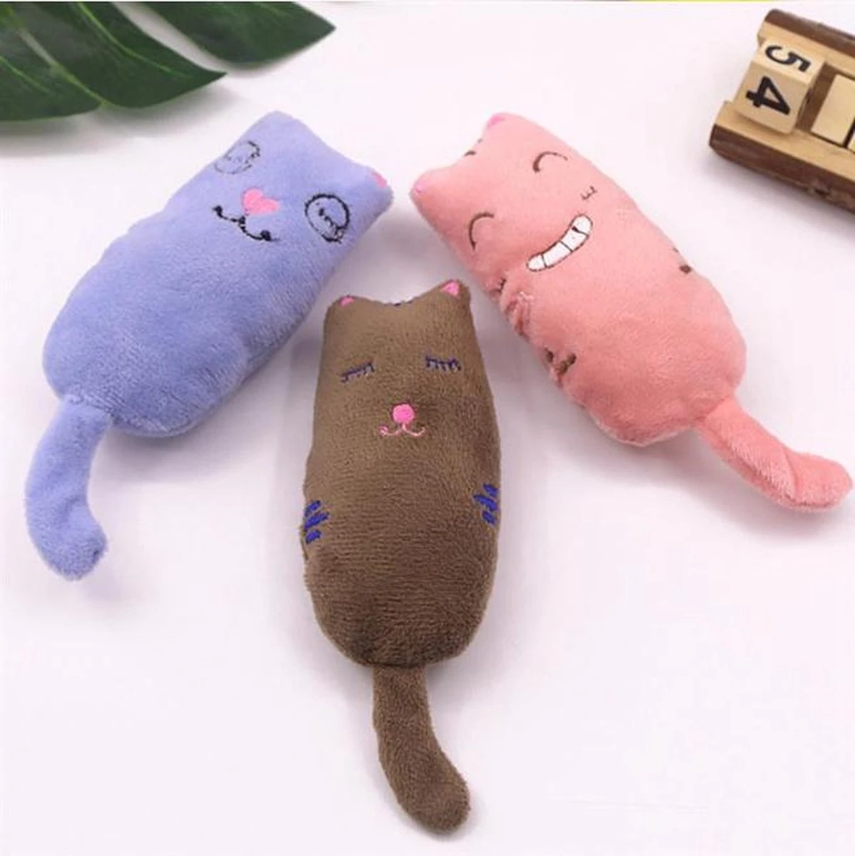 Cabantis Funny Catnip Knuffeldier|Katten-speelgoed|Kattenkruid|Knuffeldier|Cabantis|Groen 2 Cabantis Funny Catnip Knuffeldier|Katten-speelgoed|Kattenkruid|Knuffeldier|Cabantis|Groen - Afbeelding 2